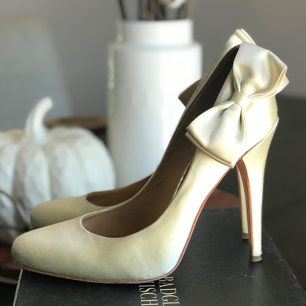 COPY - Badgley Mischka satin heel